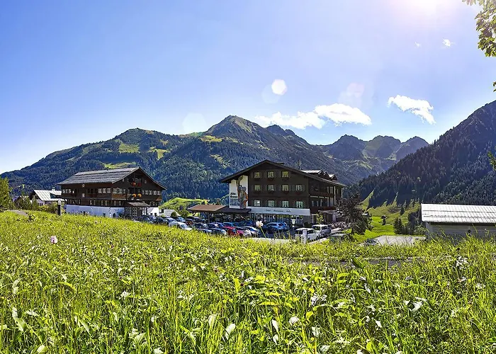 Hotel Alte Krone Mittelberg