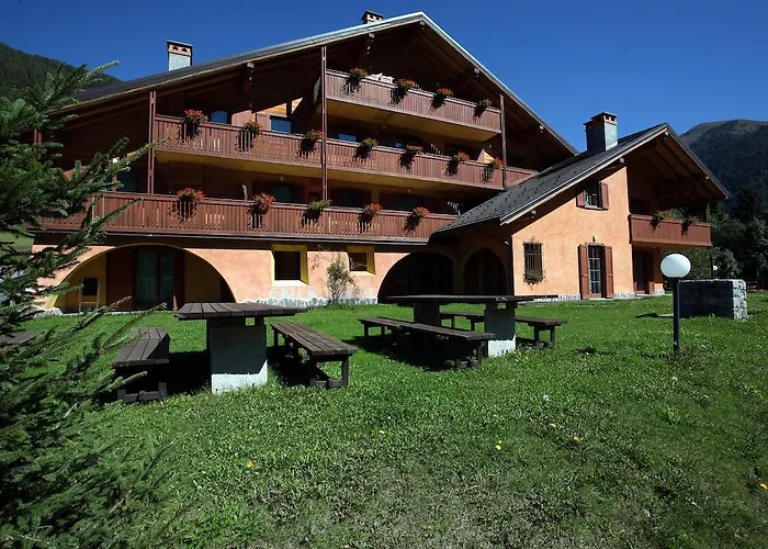 Residence Al Maniero Ponte Di Legno