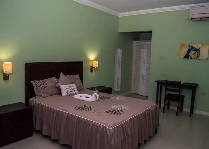 Donway, A Jamaican Style Village Montego Bay