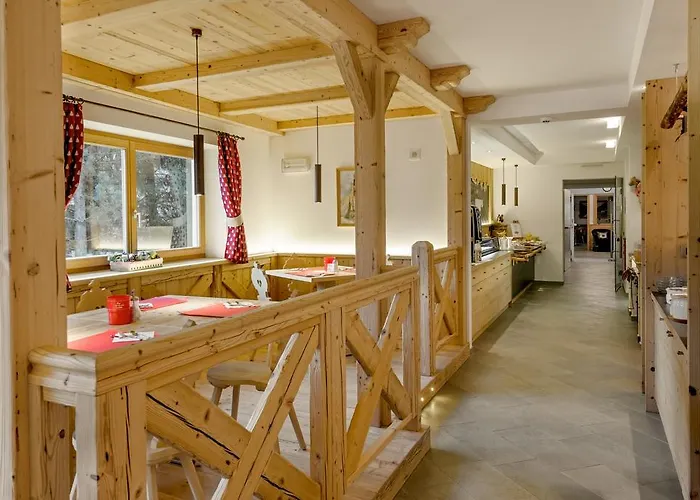 Hotel Garni Lastei Pozza di Fassa