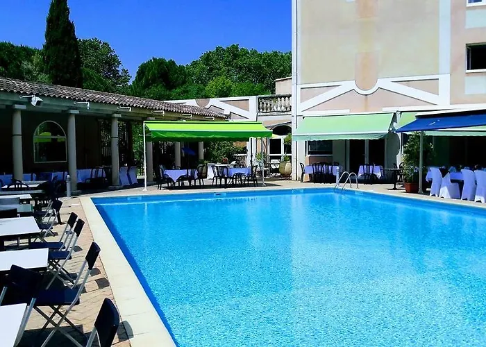 Hotel Le Cesar à Plan-de-Cuques