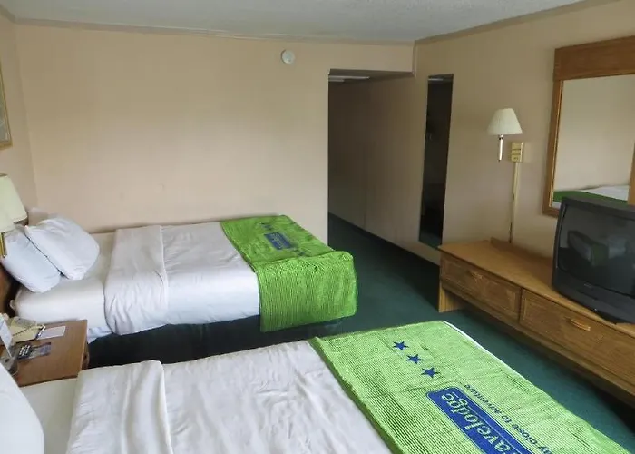Super 8 By Wyndham Des Moines Hotel