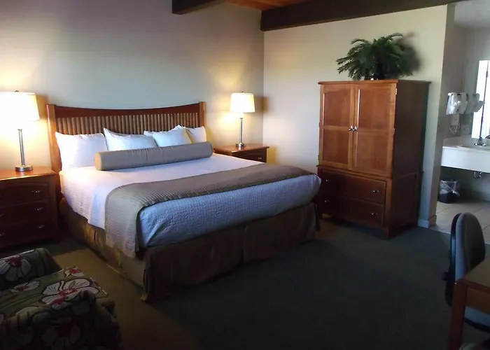 Econo Lodge Inn & Suites Vernal Near Dinosaur Monument