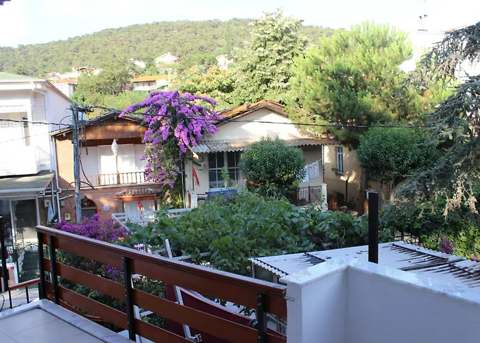 Hotels in Adalar