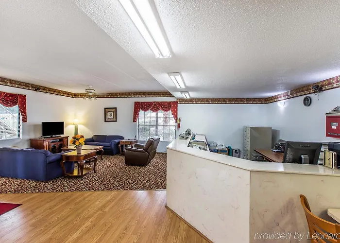 Econolodge Inn & Suites Albany