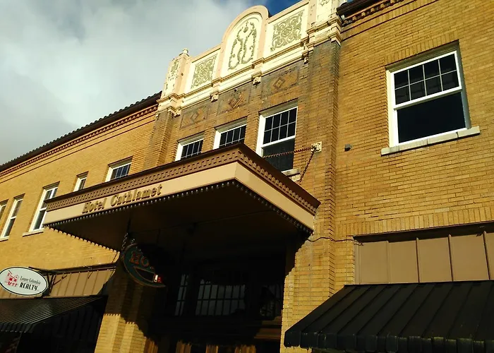 Cathlamet Hotels