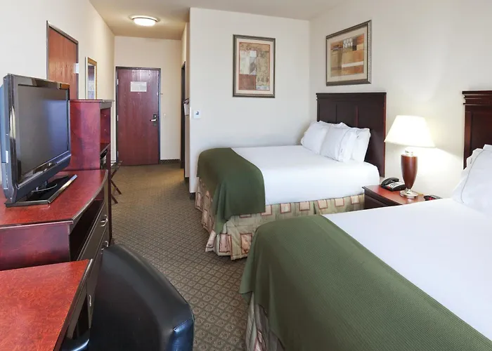 Corsicana Hotels