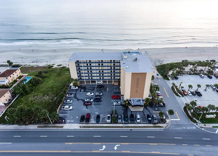 Georgian Inn Beach Club