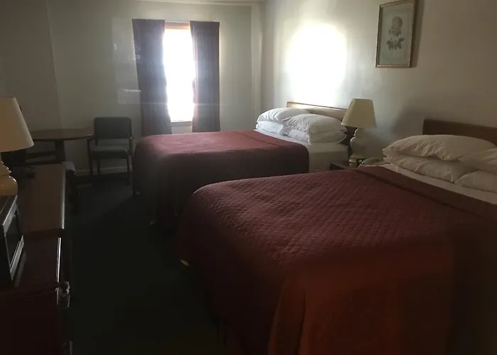 Villager Motel & Glen Manor Estate Watkins Glen