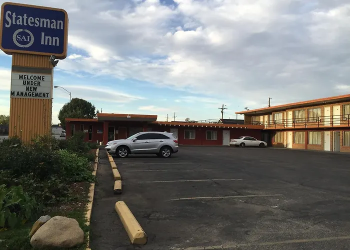 Statesman Inn