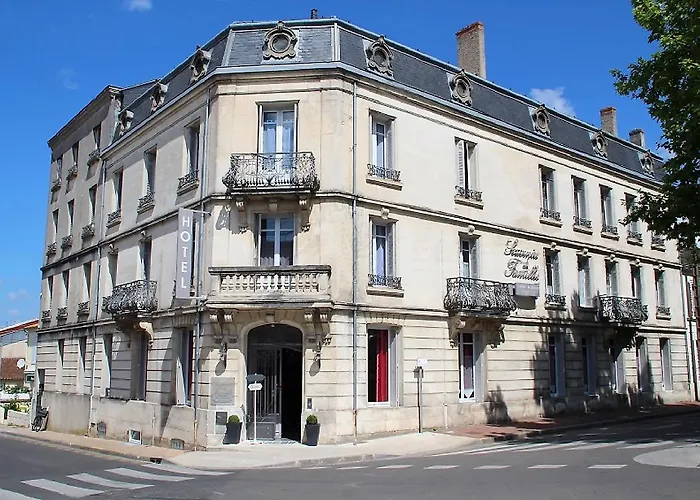 Hotel Souvenirs De Familles Saintes