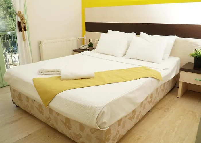 R+ Hotel By Rooms