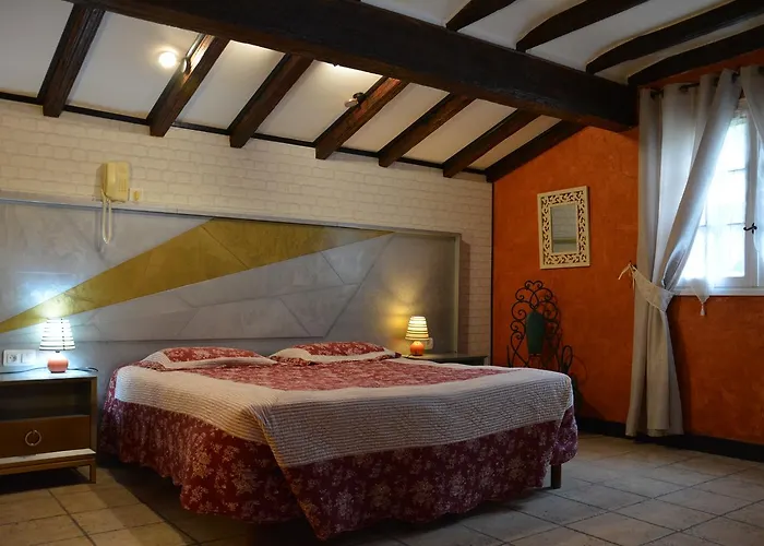 Le Mas De La Feniere Arles