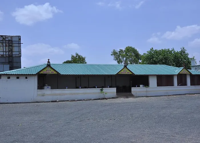 Chotila Hotels