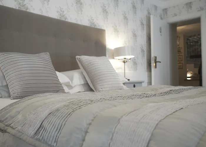 Bardi Hotels