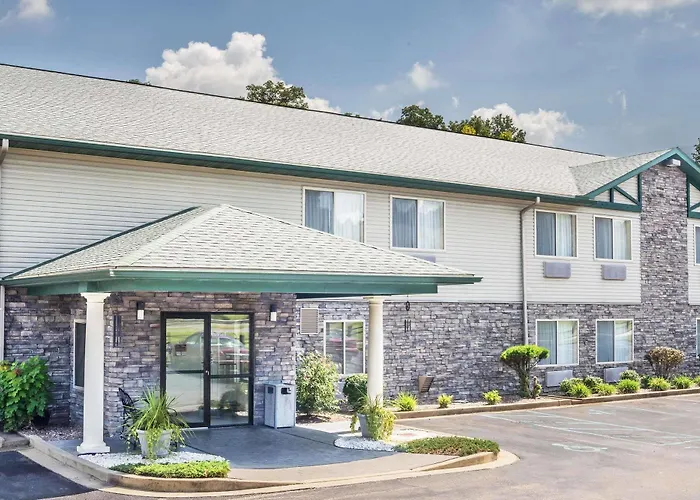 Super 8 By Wyndham Louisa