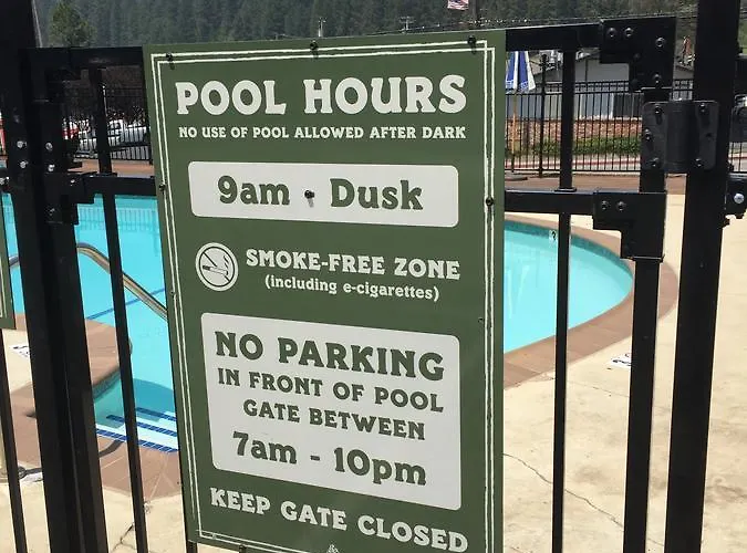 Holiday Lodge Grass Valley