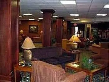 Moorhead Hotels