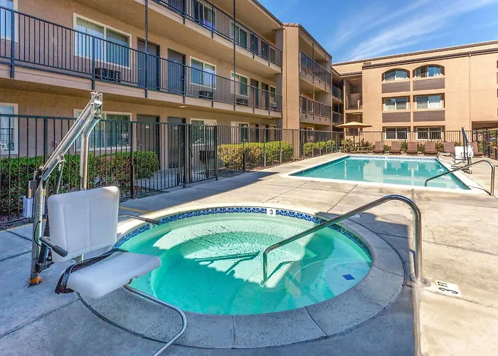 Hotel Hidden Valley Escondido