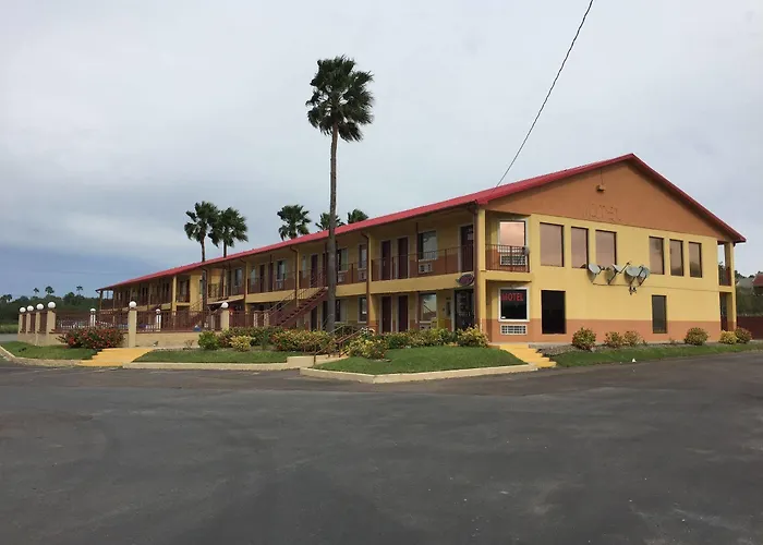 Deluxe Inn Airport McAllen