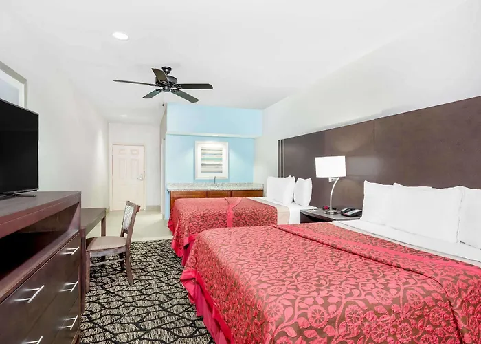 Days Inn & Suites By Wyndham Madisonville