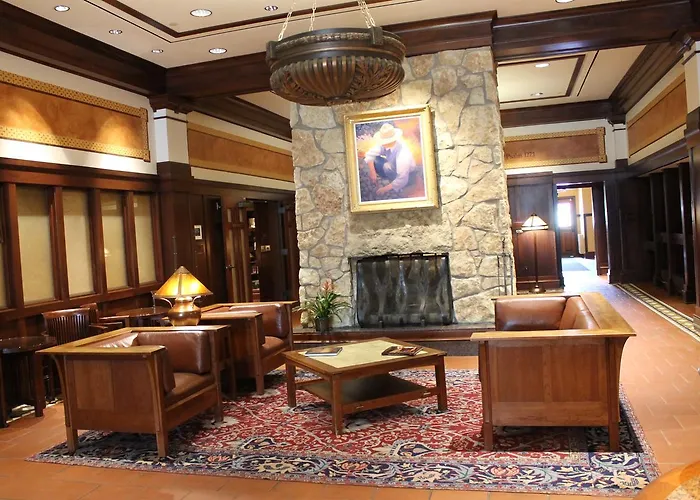 Hotel Pattee Perry