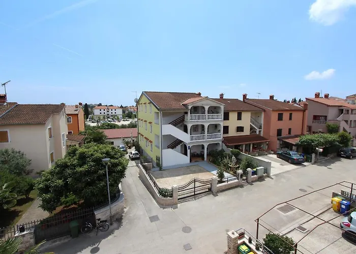 Room And Apartment Lea