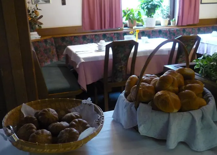 Hotels in Kiens