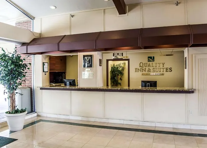 Quality Inn And Suites Golf Resort