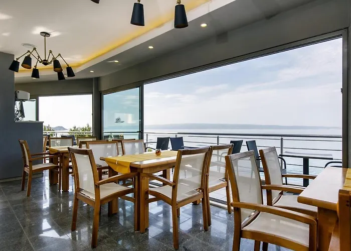 Ark Beach Apartments