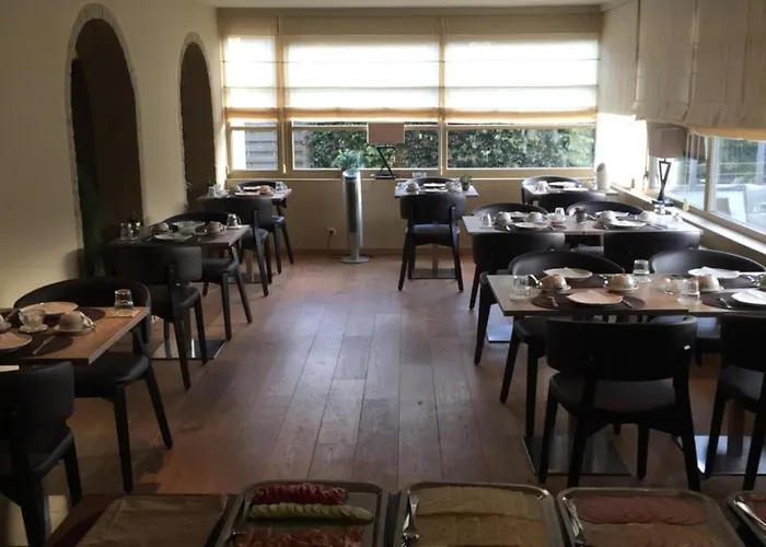 Knesselare Hotels