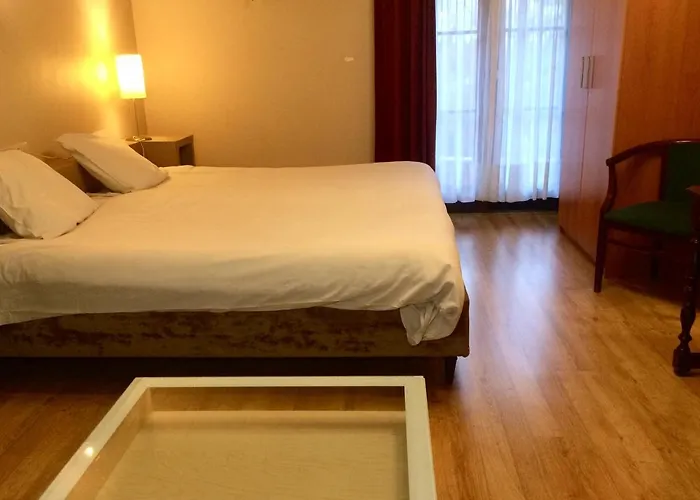 Hotels in Virton