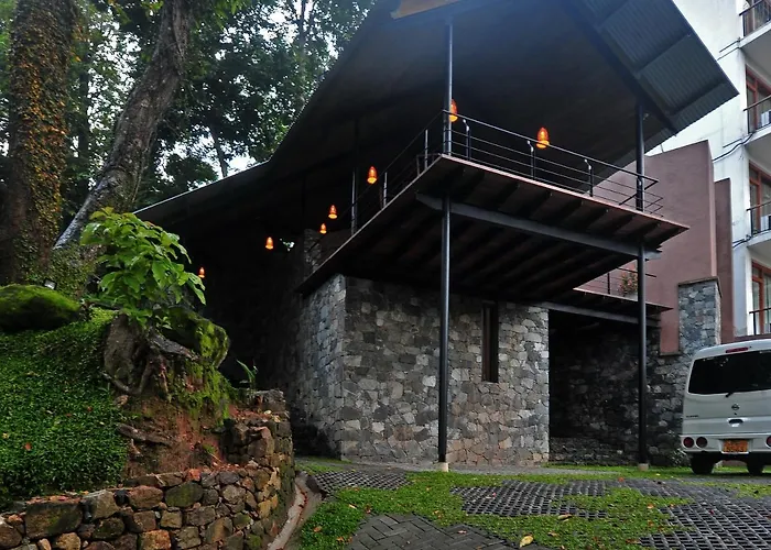 Hotels in Kandy