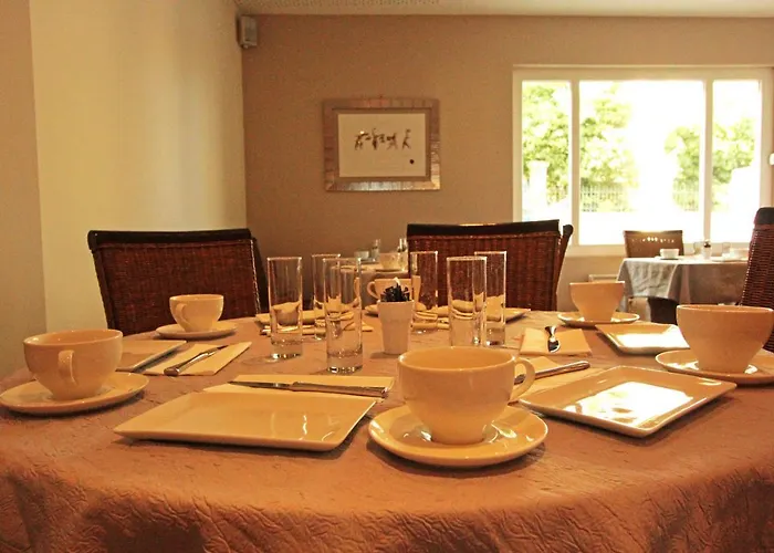 Hotel Logis Auberge Côté Jardin à Lézignan-Corbières