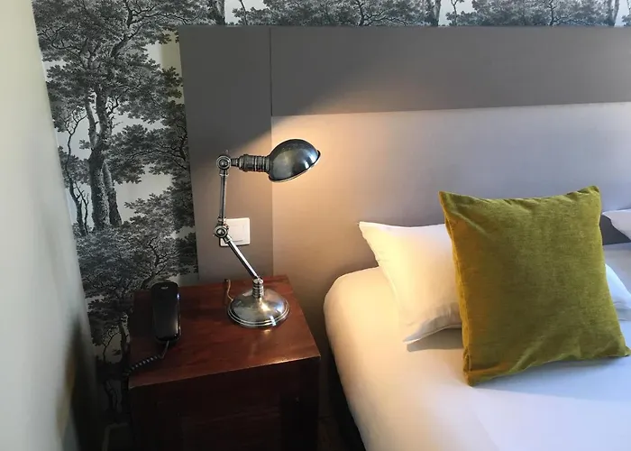 La Fleche Hotels