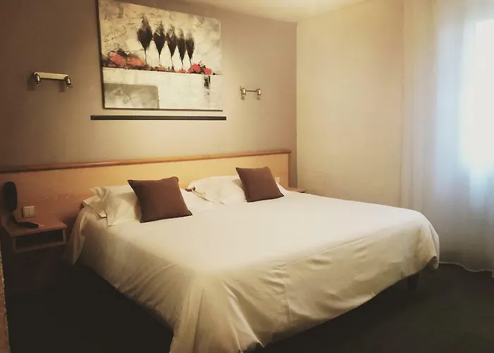Hotel Les Colonnes à Gréoux-les-Bains