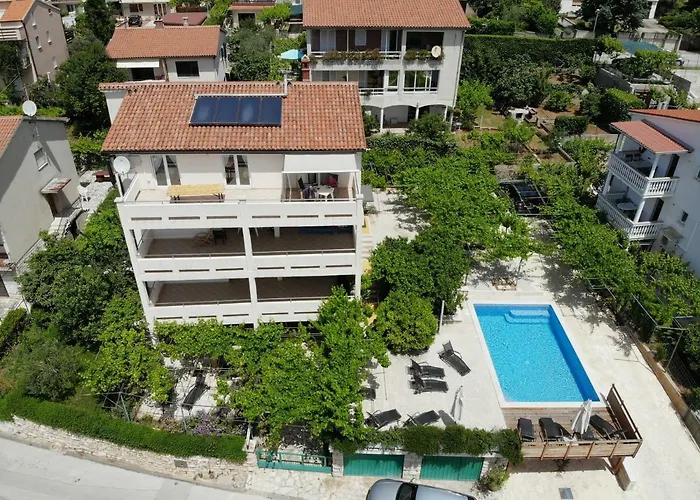 Guest house Zimmer F1 Pula