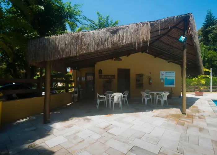 Flat com serviços na Riviera Bertioga