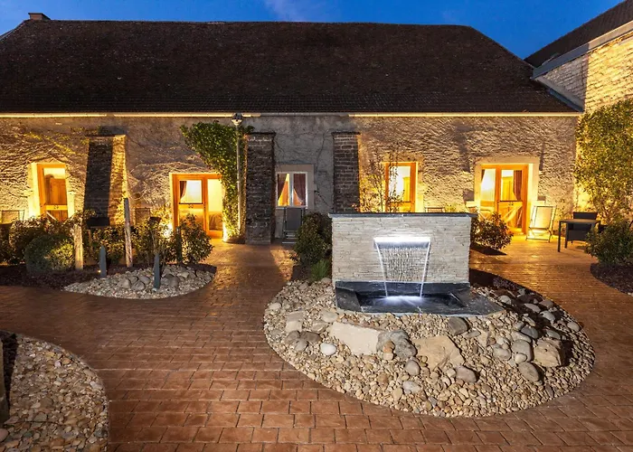 Logis Hotel de La Cloche Beaune 