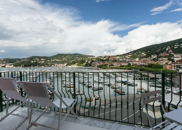 Al Molo Sea View Rooms Lerici
