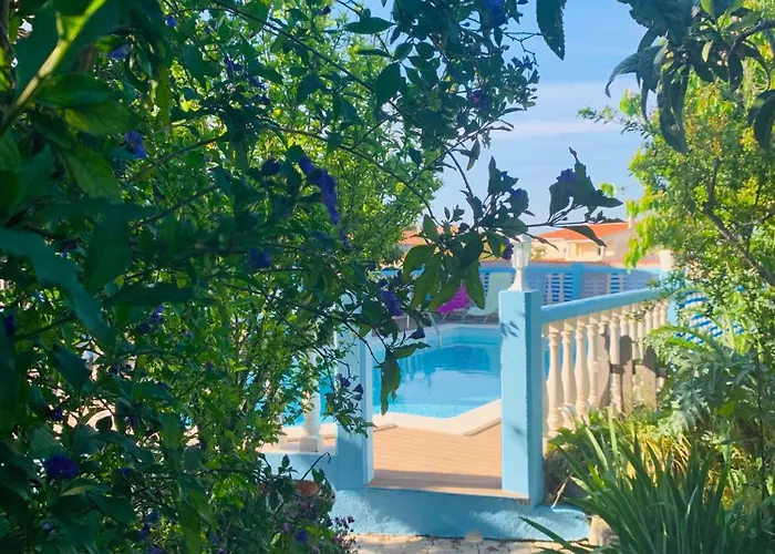 Fatima Belavista & Pool