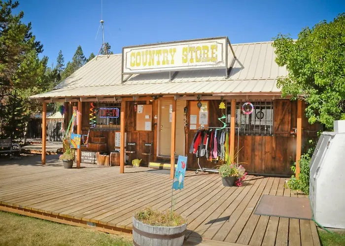 Bend-Sunriver Camping Resort 24 Ft. Yurt 12