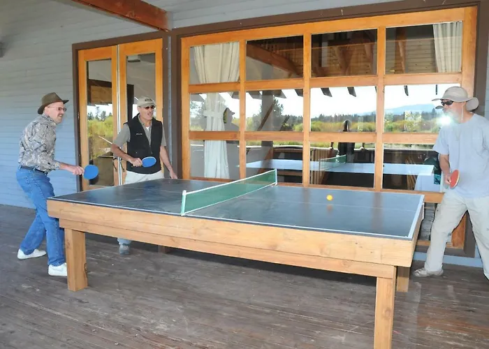 Bend-Sunriver Camping Resort 24 Ft. Yurt 12