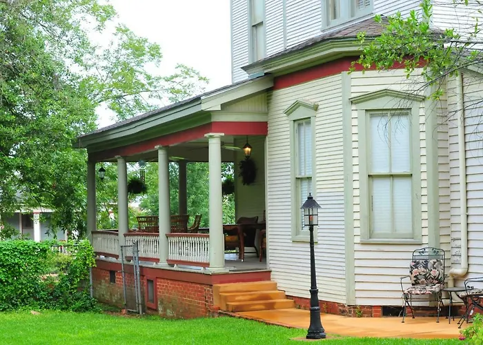 Hardeman House Bed And Breakfast
