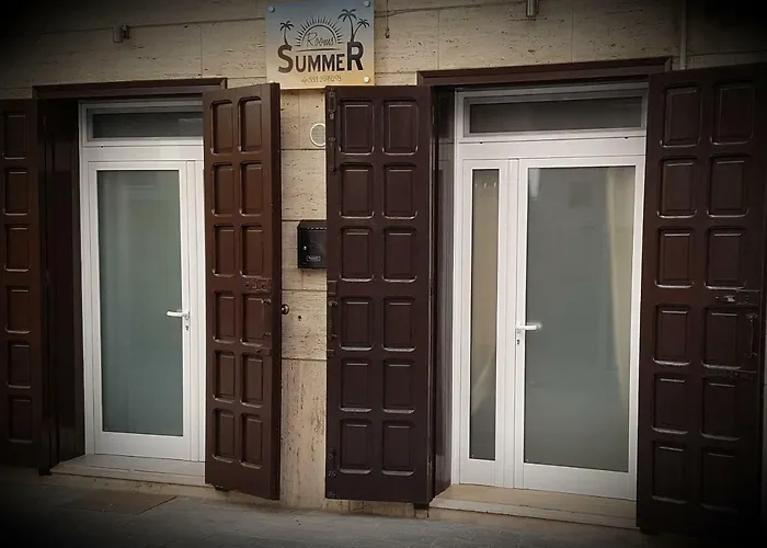 Summer Rooms