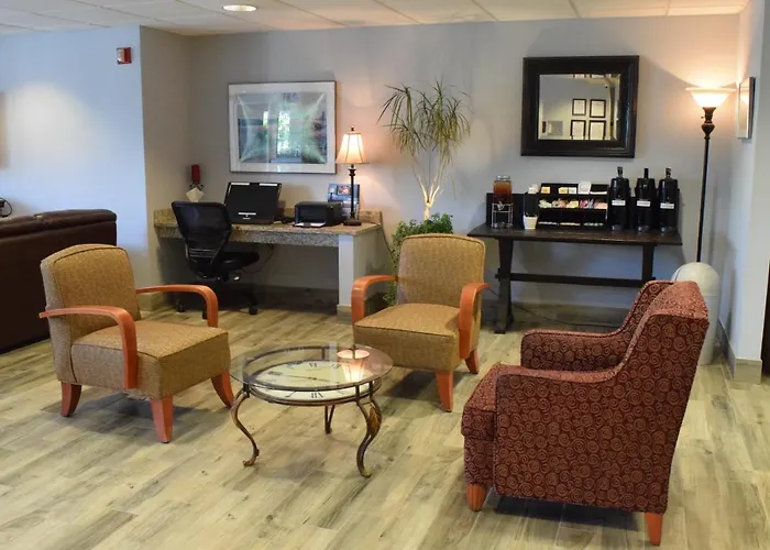 Auburn Hotels