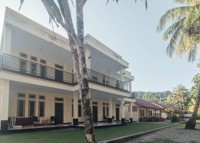 Oyo 1688 Collin Beach Hotel Ambon
