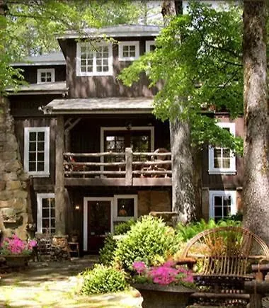 Lakemont Hotels