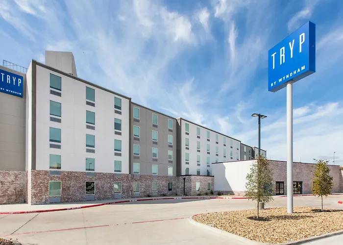 Tryp By Wyndham College Station Hotel