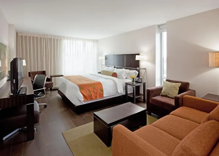 Hotel Indigo Boston - Newton Riverside